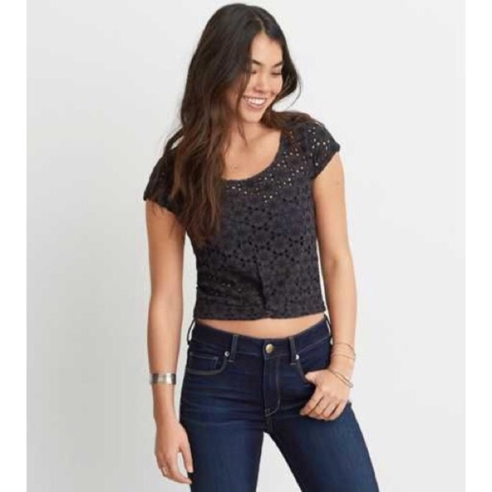 $5 W/ BUNDLE American Eagle Gray Eyelet Top